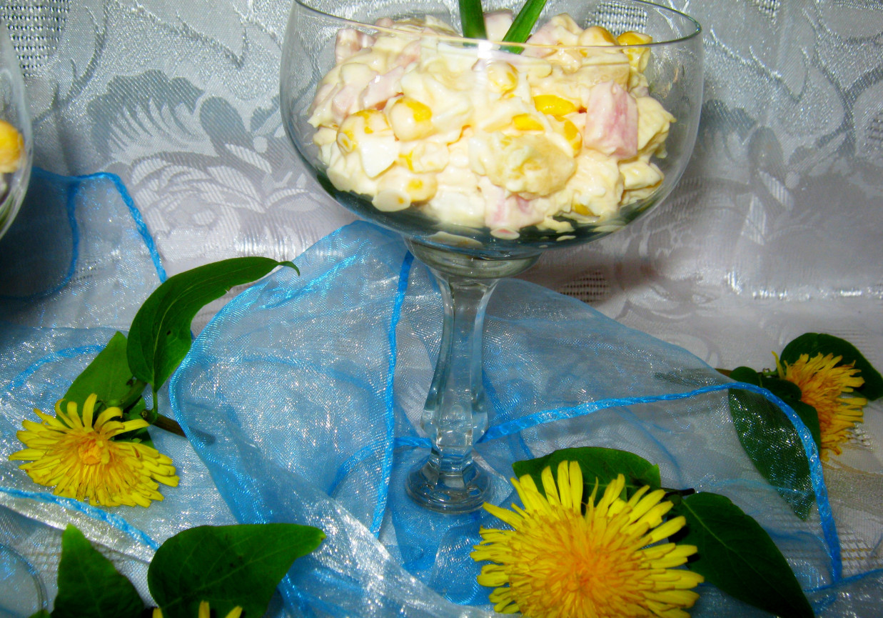 Sałatka z ananasem foto