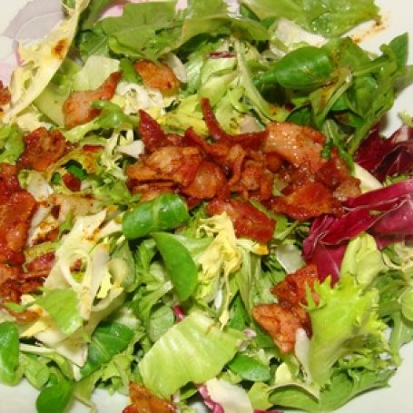 Krok 2 - salatka z boczkiem i suszonymi pomidorami foto
