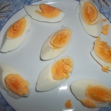 Krok 2 - Sałatka z boczniakami i jajkami foto