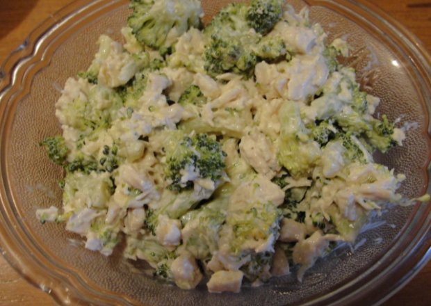 Fotografia przedstawiająca Sałatka z brokułów