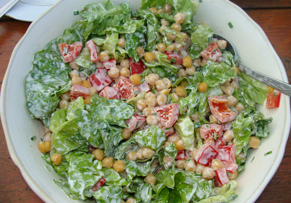 Sałatka z cieciorką foto