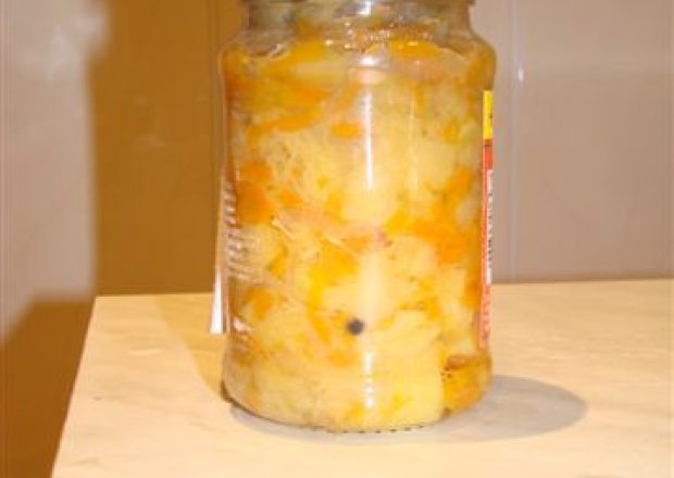 Fotografia przedstawiająca sałatka z cukinii na zimę