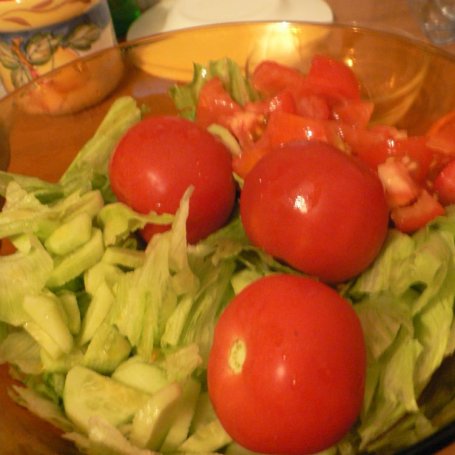 Krok 1 - Sałatka z fetą i pomidorami foto