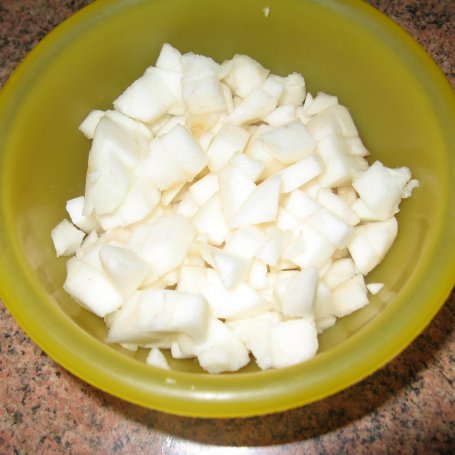 Krok 2 - Sałatka z grejpfruta i jabłka foto