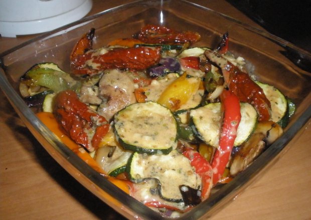 Fotografia przedstawiająca Sałatka z grillowanych warzyw