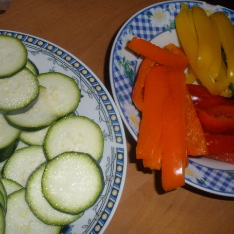 Krok 1 - Sałatka z grillowanych warzyw foto