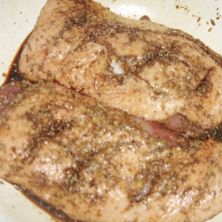 Krok 1 - Sałatka z grillowanym filetem kaczki, pomidorkami koktajlowymi i dressingiem musztardowo-pomarańczowym foto