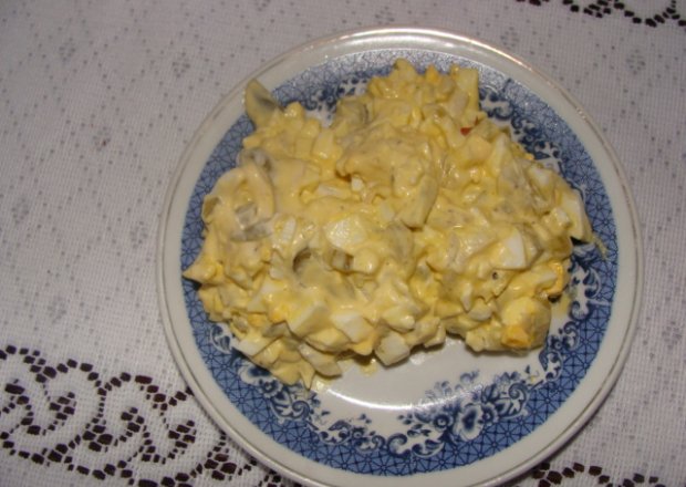 Fotografia przedstawiająca sałatka z jajkiem