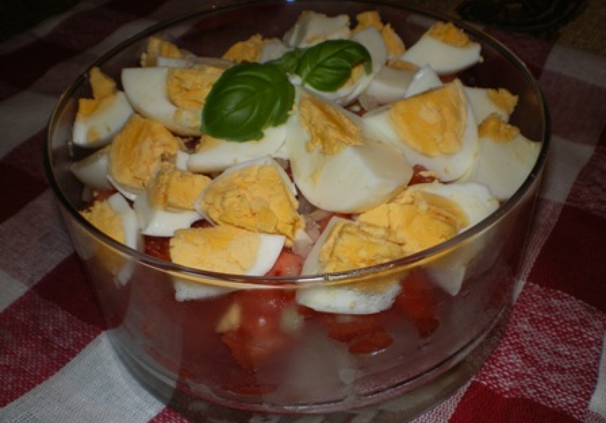 Sałatka z kalafiora, jaj i pomidorów foto