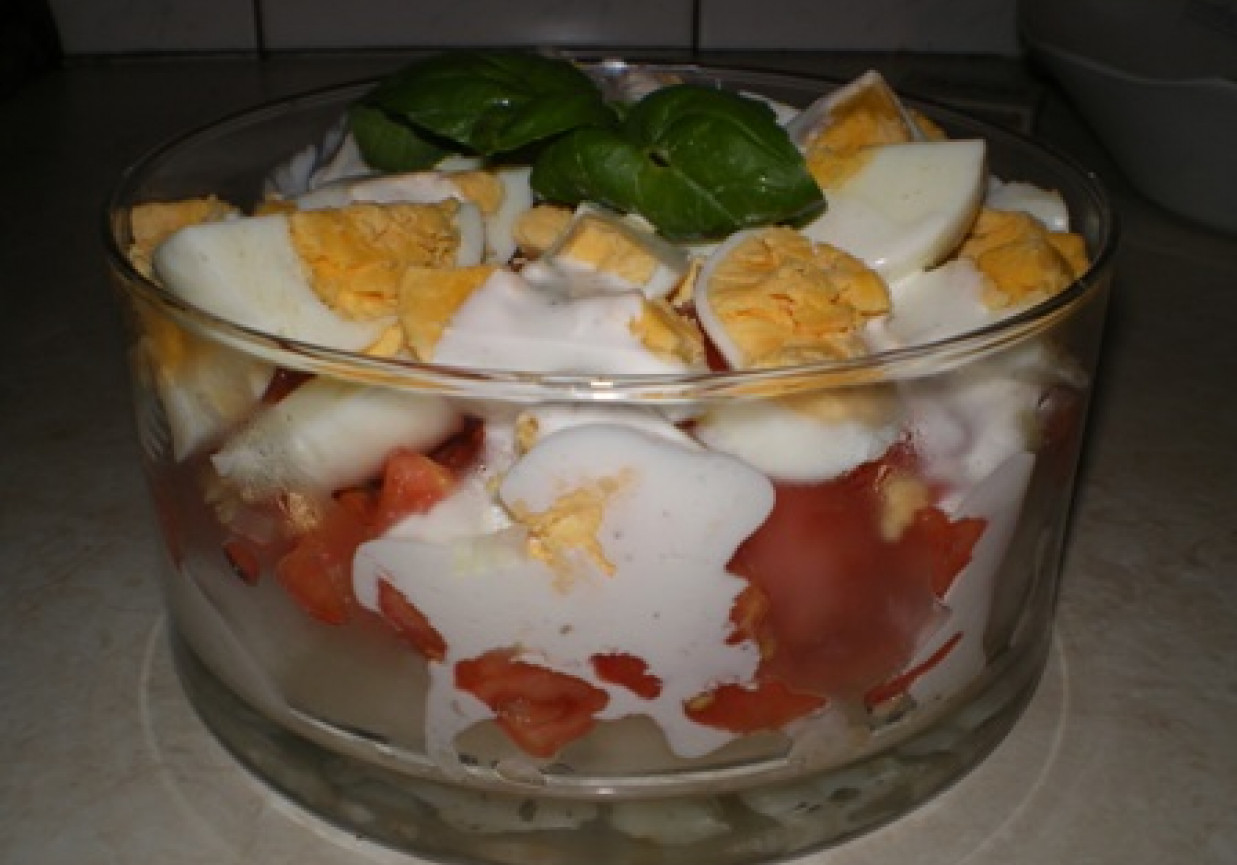 Sałatka z kalafiora, jaj i pomidorów foto