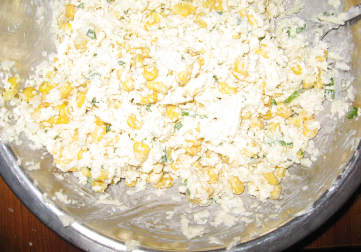 Sałatka z kalafiorem i kukurydzą foto