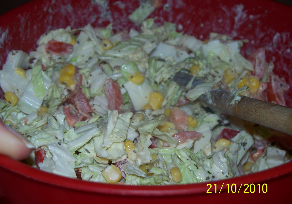 Sałatka z kapusty pekińskiej foto