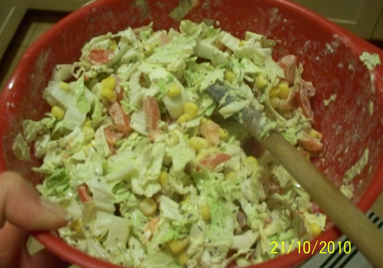 Sałatka z kapusty pekińskiej foto