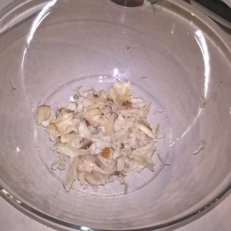 Krok 1 - Sałatka z kaszą jaglaną i wędzonym halibutem foto