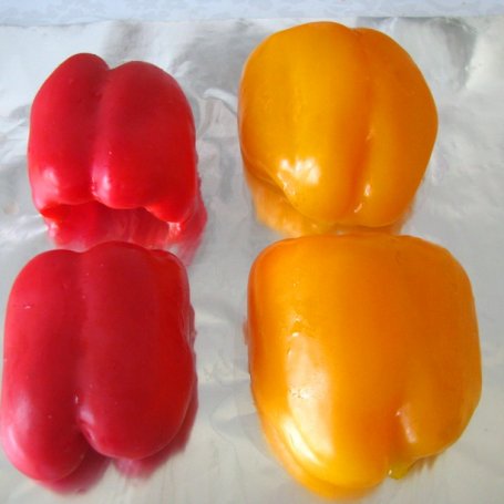 Krok 1 - Sałatka z kaszy jęczmiennej i pieczonej papryki oraz pomidorków foto