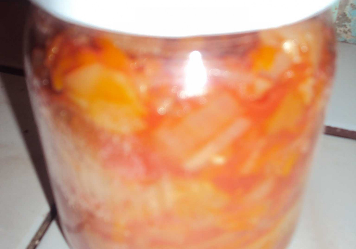 sałatka z koncentratem pomidorowym foto