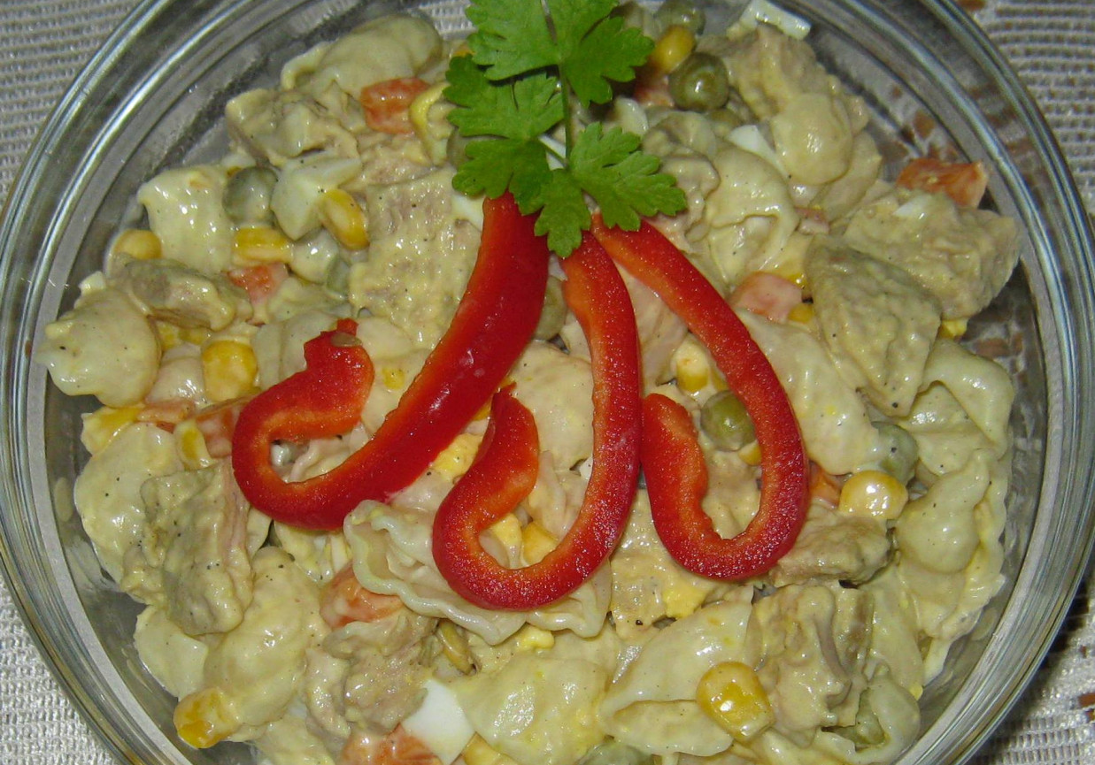 Sałatka z kotlecikami sojowymi foto