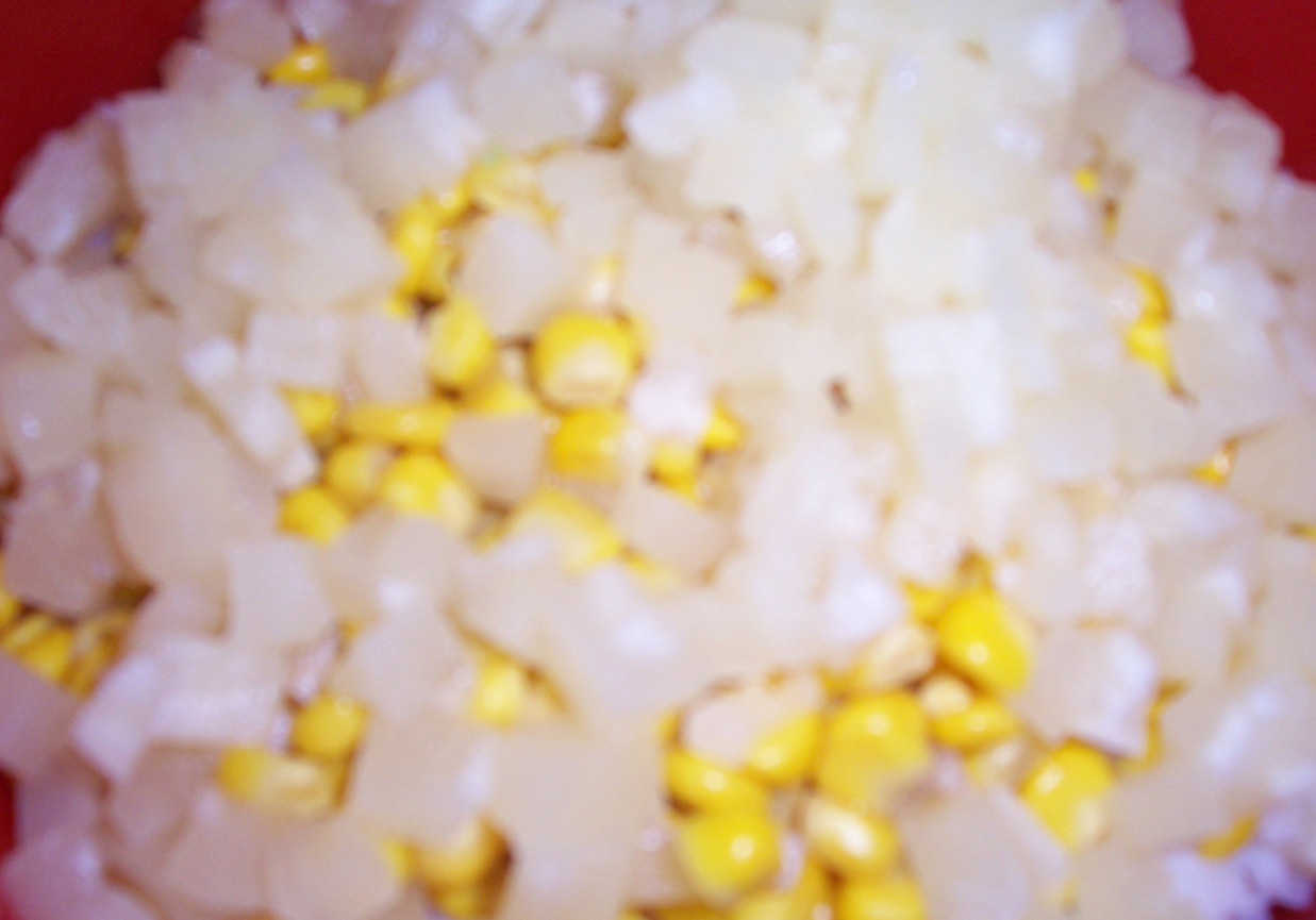 Sałatka z kukurydzą foto