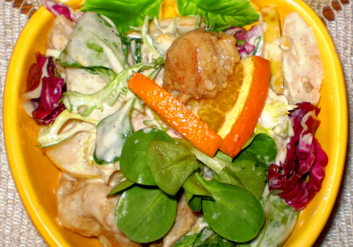 Sałatka z kurczaka Gyros z gruszkami : foto