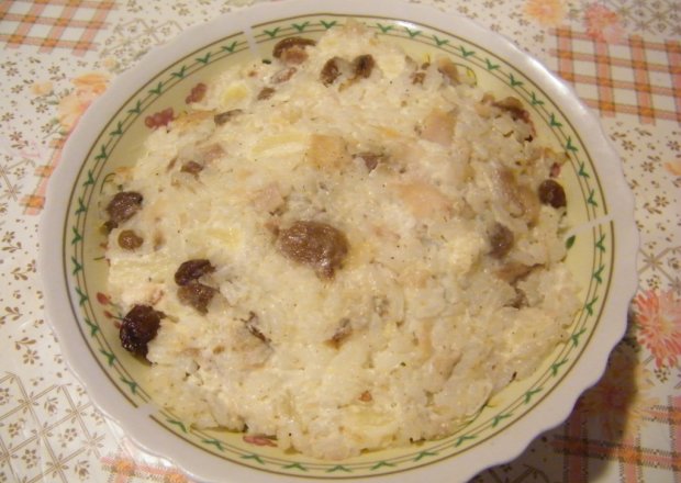 Fotografia przedstawiająca sałatka z kurczaka i ryżu