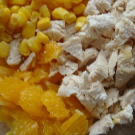 Krok 1 - Sałatka z kurczakiem i pomarańczą. foto