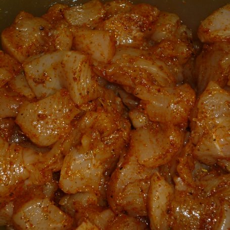 Krok 1 - Sałatka z kurczakiem i pomidorkami koktajlowymi foto