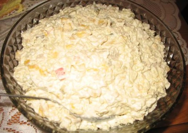 Fotografia przedstawiająca Sałatka z kurczakiem i ryżem