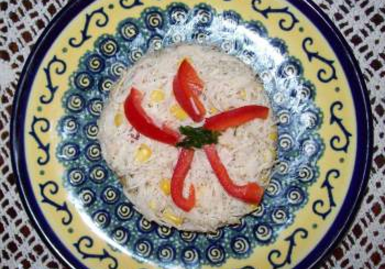 sałatka z makaronem ryżowym foto