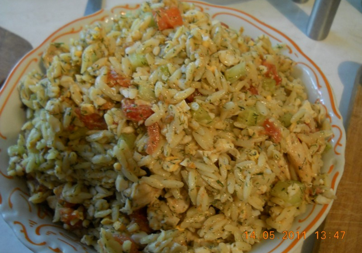 sałatka z makaronu ryżowego foto