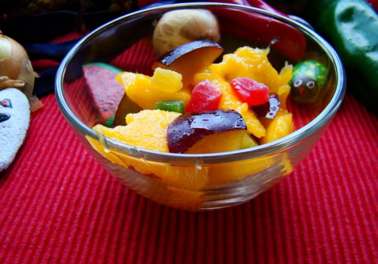 Sałatka z mango z kandyzowanym ananasem foto
