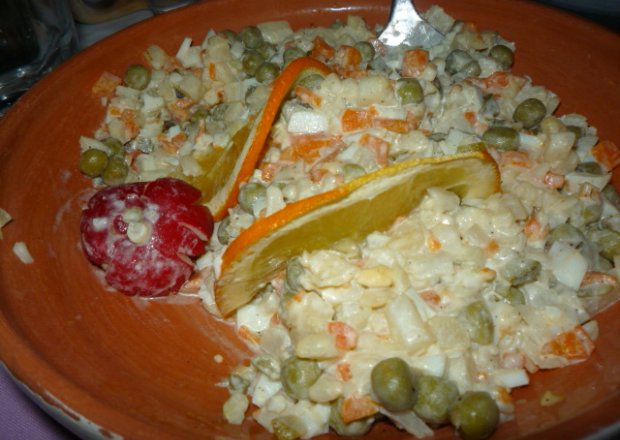 Fotografia przedstawiająca Sałatka z marchewką i jajkiem