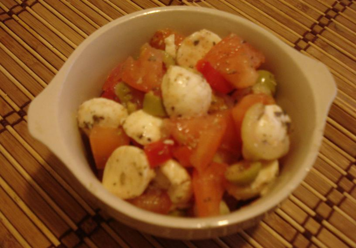Sałatka z mozarella foto