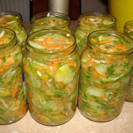 Krok 6 - Sałatka z ogórków na zimę foto