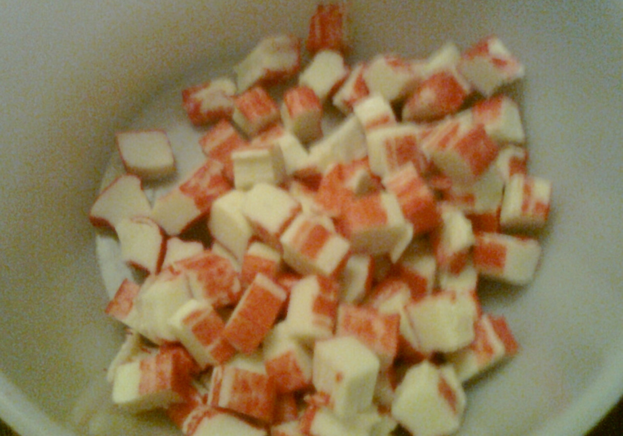 sałatka z paluszkami surimi DoradcaSmaku.pl