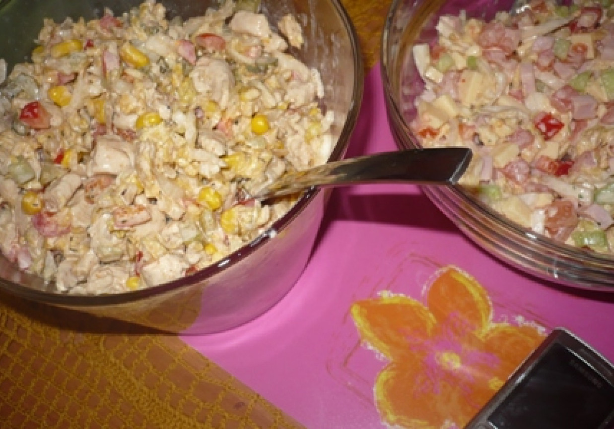 Sałatka  z piersią z kurczaka i schabem foto