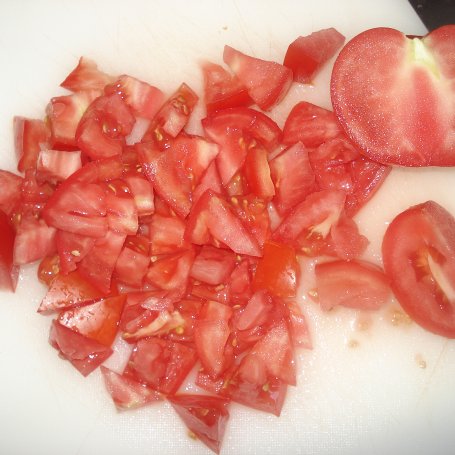 Krok 1 - Sałatka z pomidora i mieszanki warzywnej foto