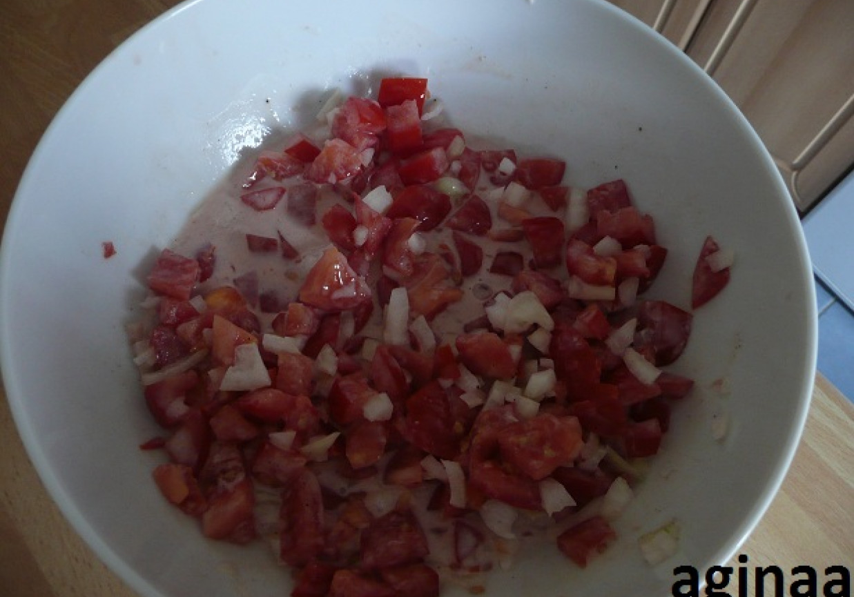 salatka z pomidorem foto