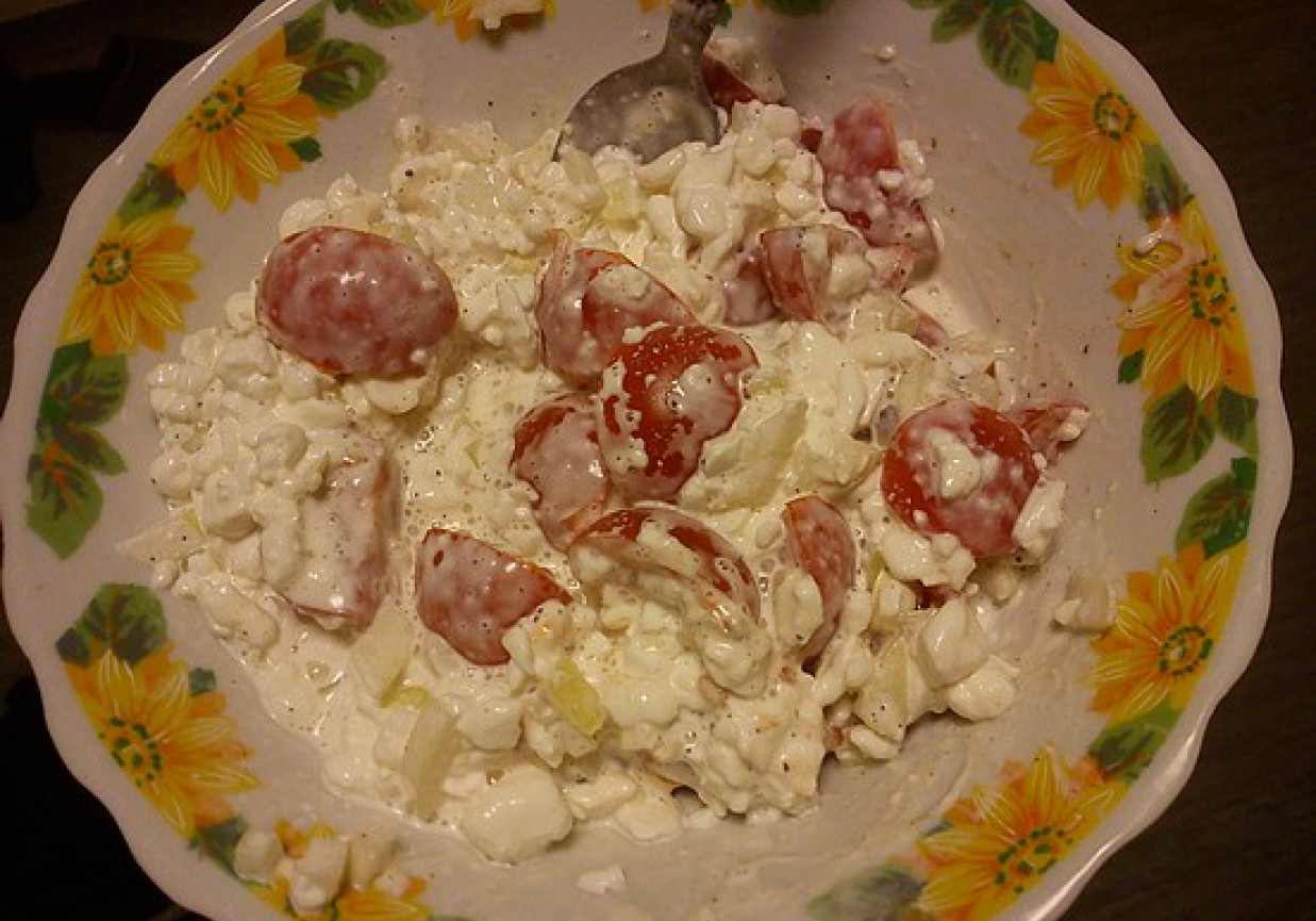 Sałatka z pomidorkami cherry foto