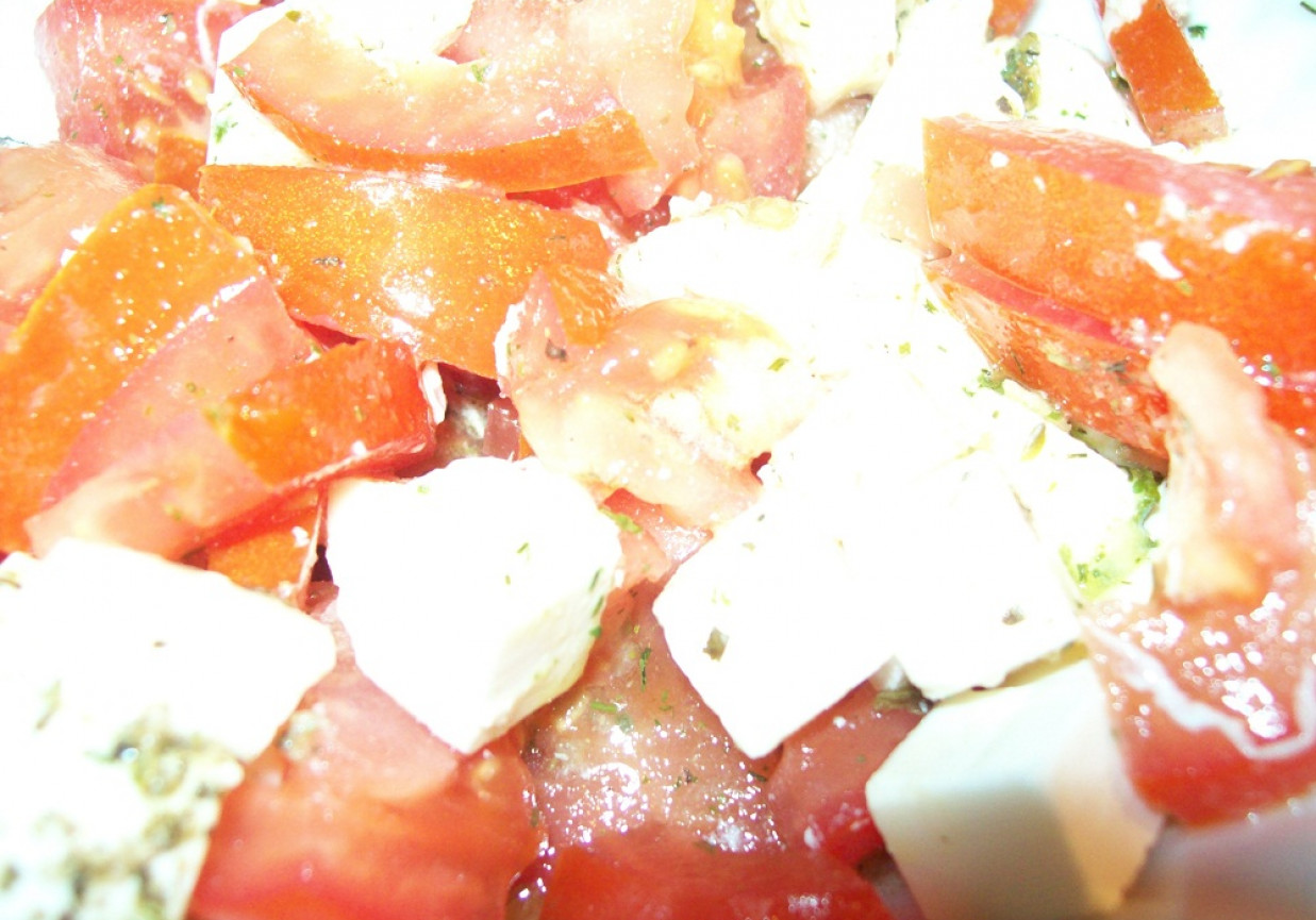 Sałatka z pomidorów i sera mozarella foto