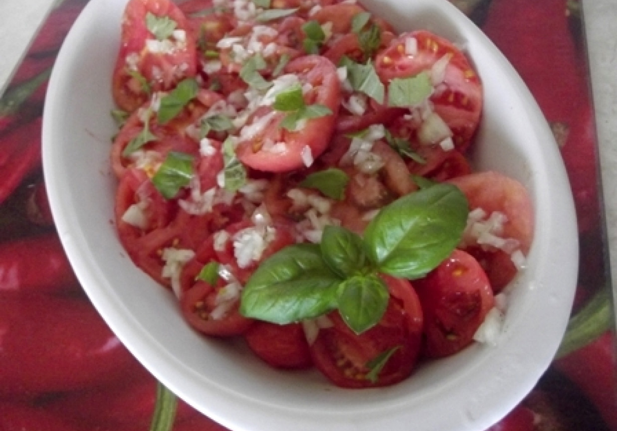 Sałatka z pomidorów po egipsku foto