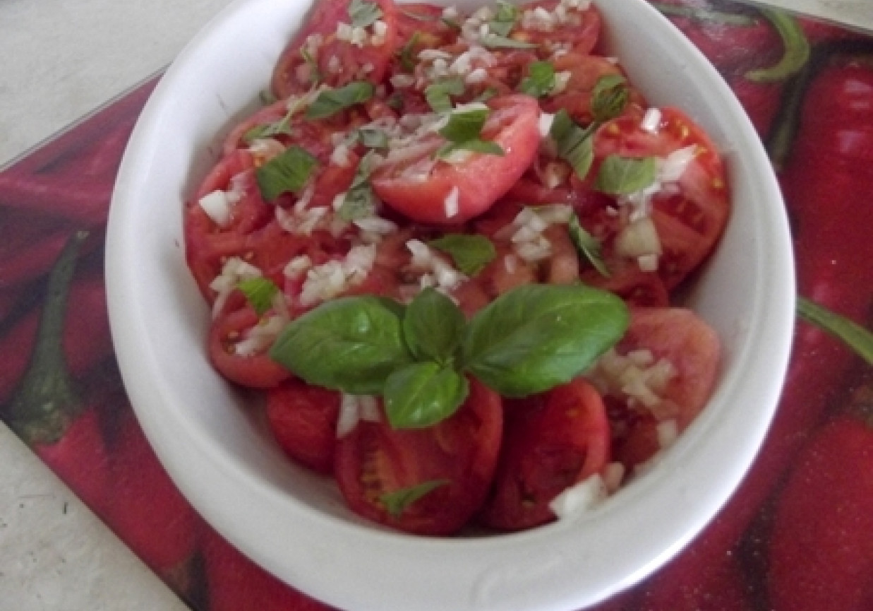 Sałatka z pomidorów po egipsku foto