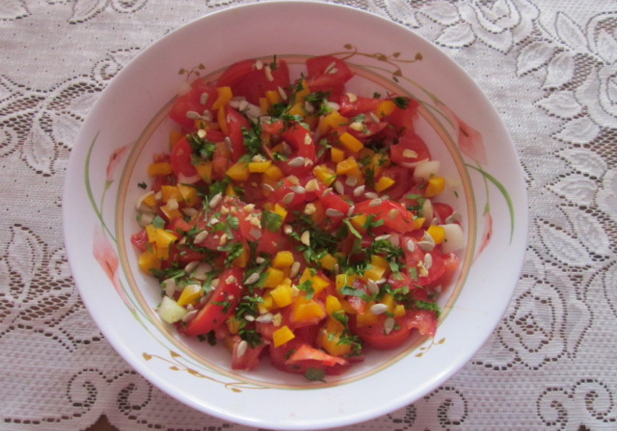 Sałatka  z pomidorów foto
