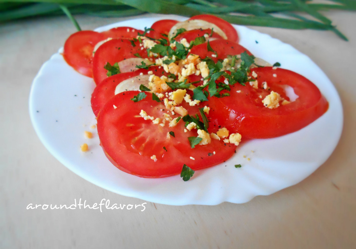 Sałatka z pomidorów  foto