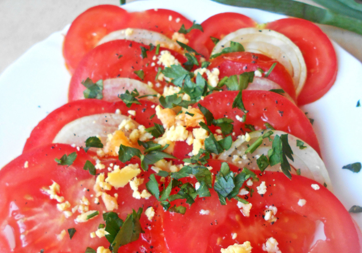 Sałatka z pomidorów  foto