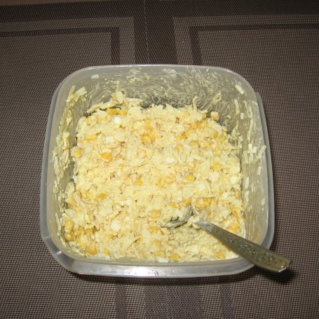 Krok 4 - Sałatka z ryżem, ananasem i selerem konserwowym foto