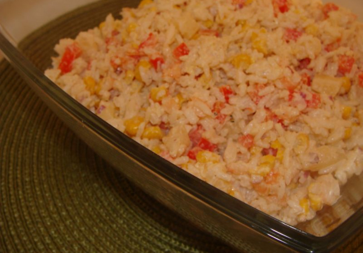 Sałatka z ryżem i krewetkami foto