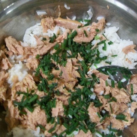 Krok 2 - Sałatka z ryżem i tuńczykiem foto