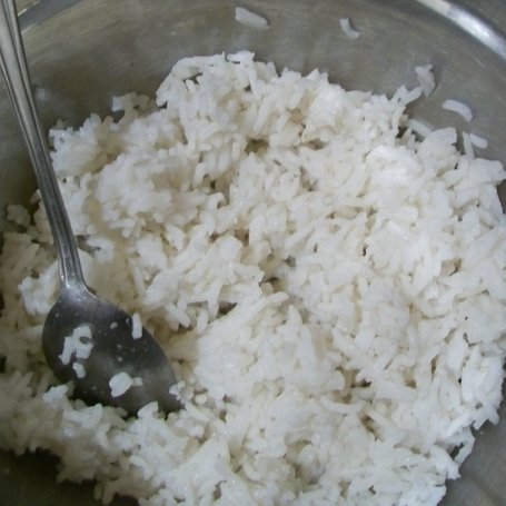 Krok 1 - Sałatka z ryżem i tuńczykiem foto