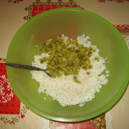 Krok 1 - Sałatka z ryżem i wędzoną makrelą foto
