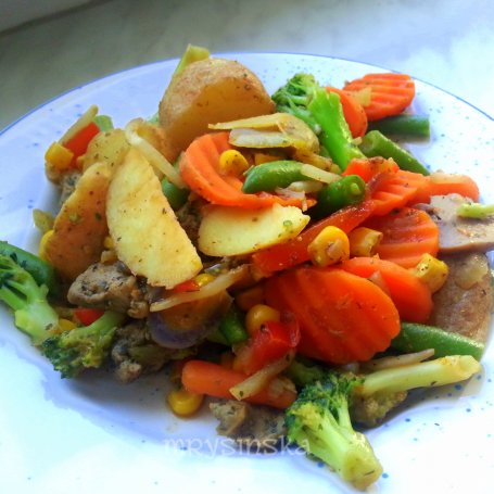 Krok 4 - Sałatka z ryżem, schabem i warzywami foto
